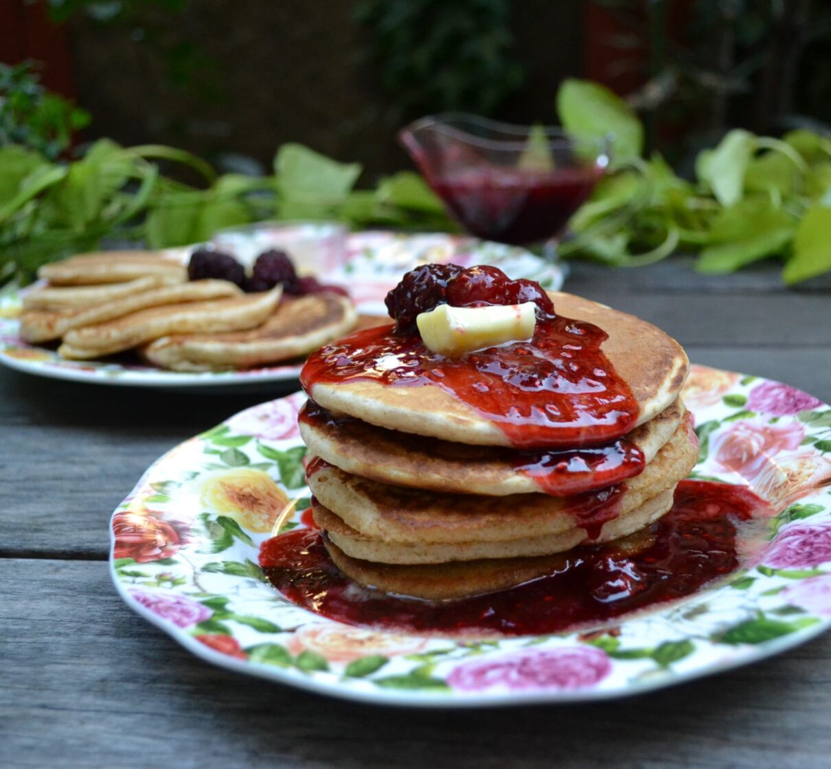 Whole Wheat Flour Pancakes With Mix Berry Sauce 全粒粉のパンケーキミックスベリーソース添え Us Southern Kitchen