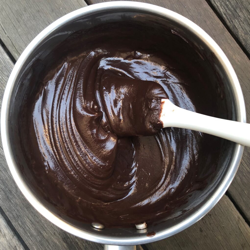 チョコレートレイヤーケーキ