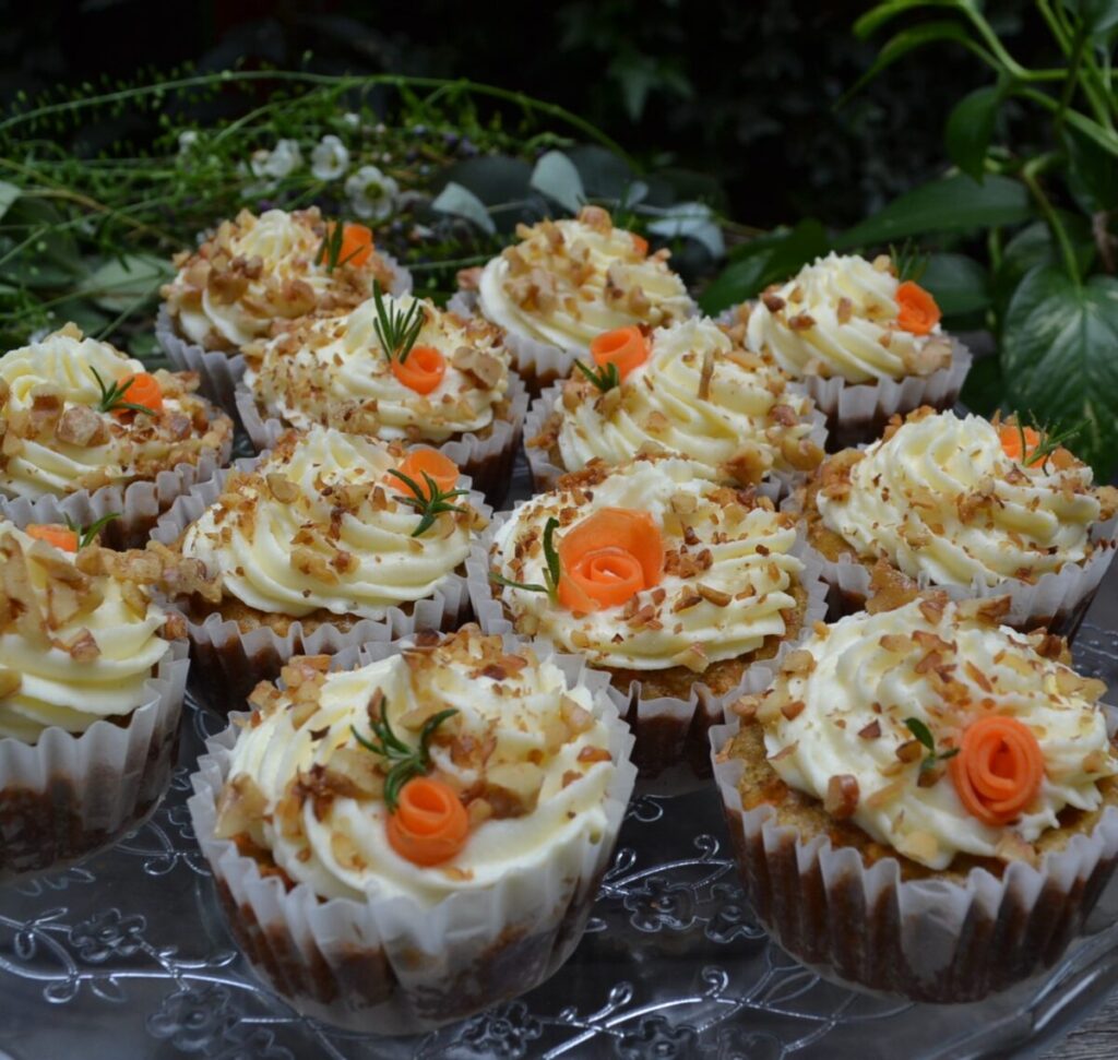 ★カップケーキ夫人ページ★ 送料込】フリルブーケ スイート8本＆煌めき果実のカップケーキ《FMJ