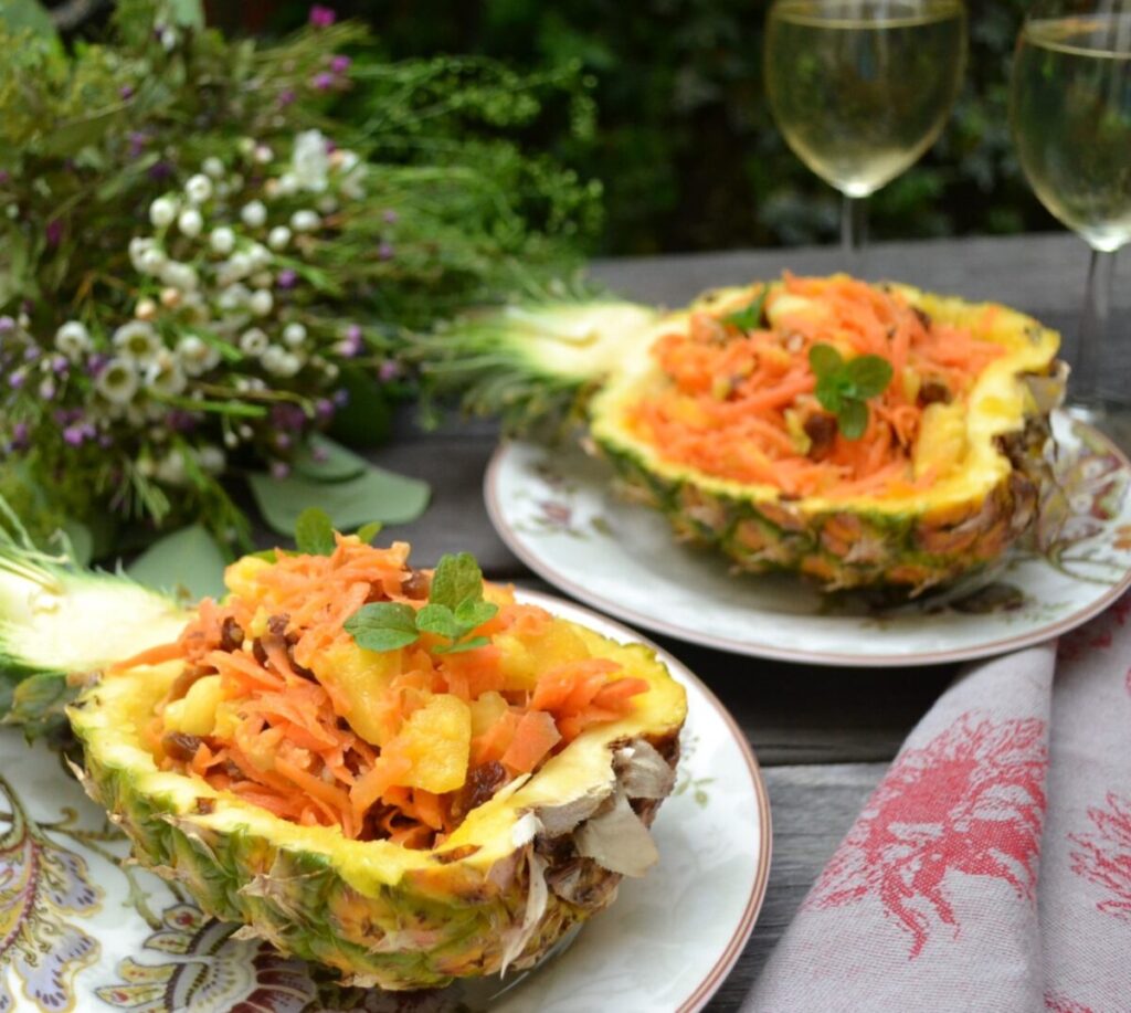 ハワイアンスタイル　サラダボール　パイナップル型 pineapple-carrot-salad-1-