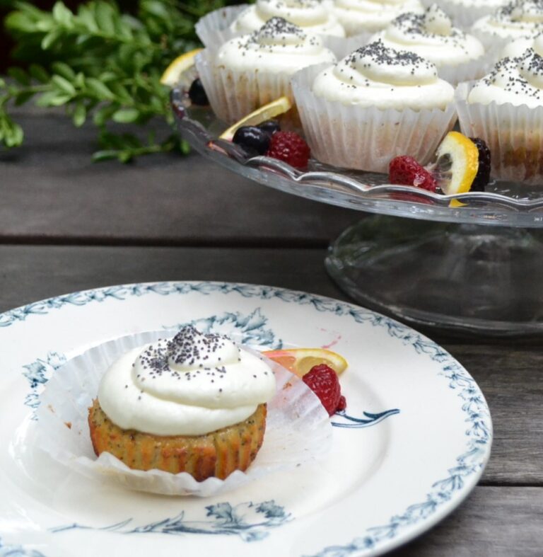 Lemon Poppy Seed Cupcakes レモンポピーシードカップケーキ US Southern Kitchen