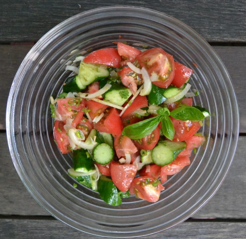 胡瓜とトマトのサラダ