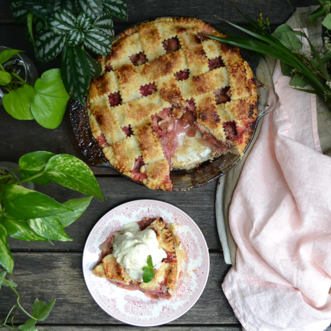 Strawberry Rhubarb Pie 苺とルバーブのパイ US Southern Kitchen