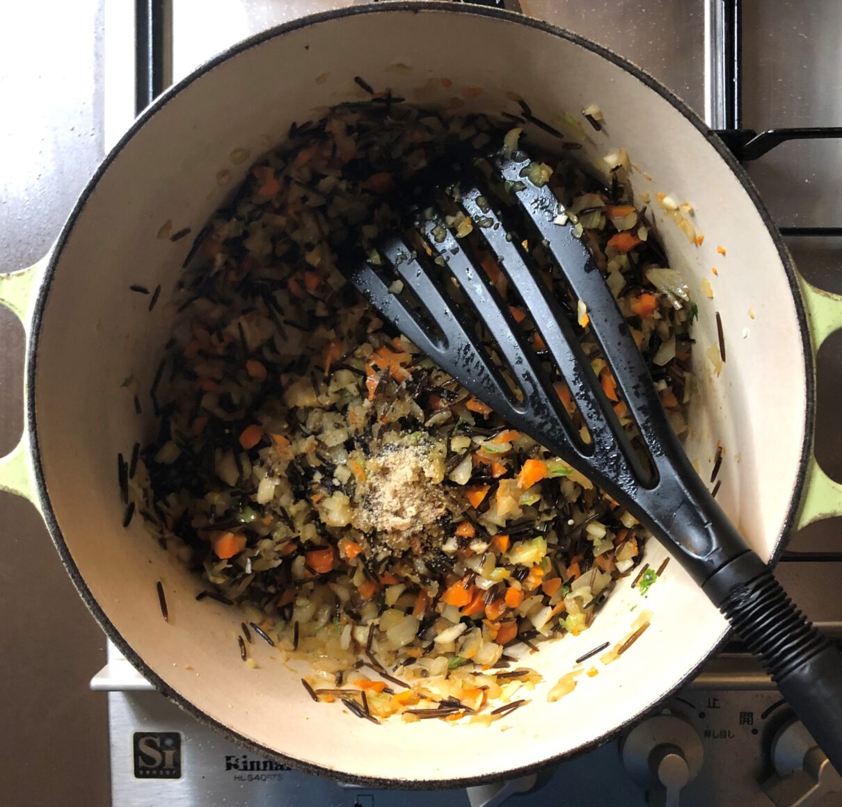 クリーミーターキーワイルドライススープのレシピ