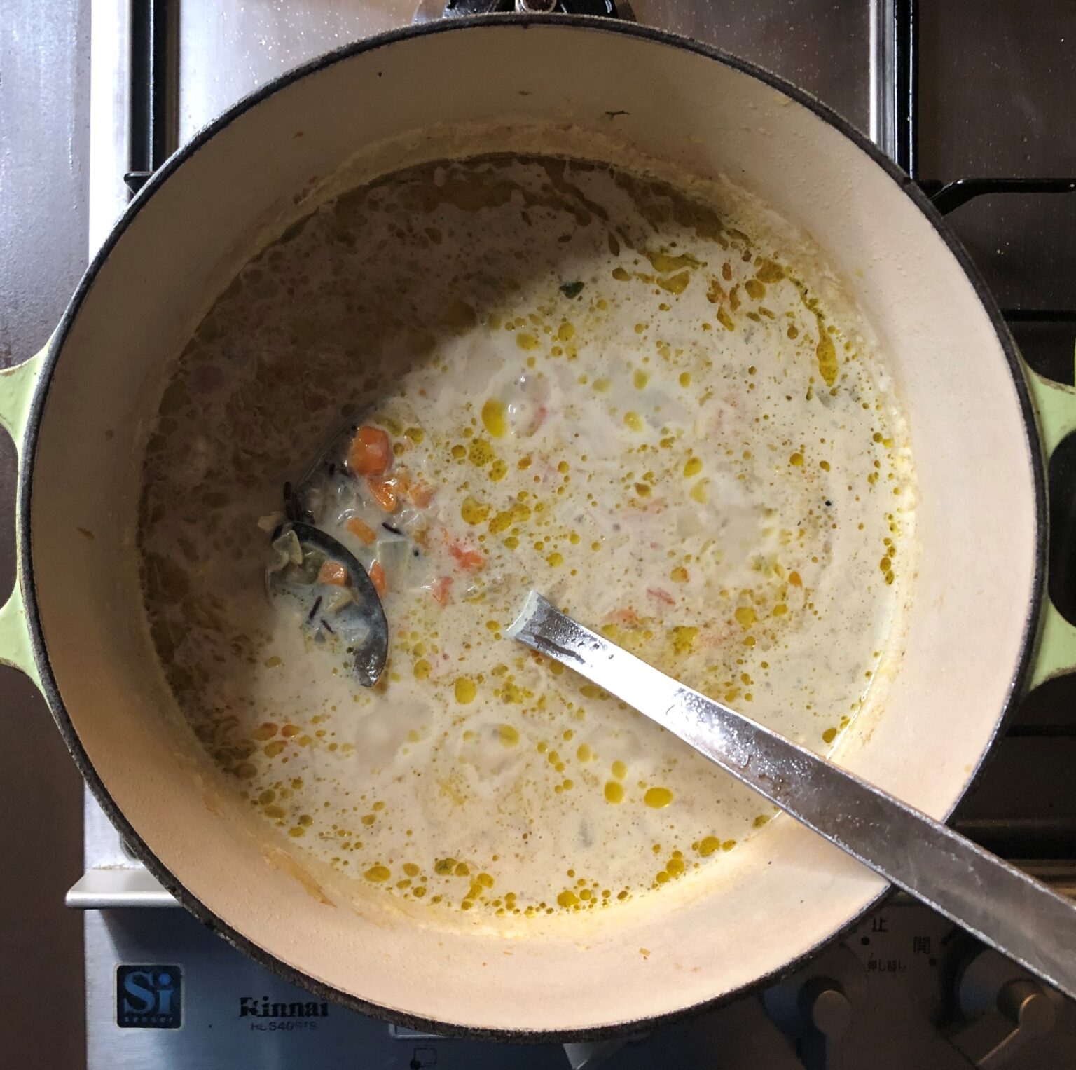 クリーミーターキーワイルドライススープのレシピ