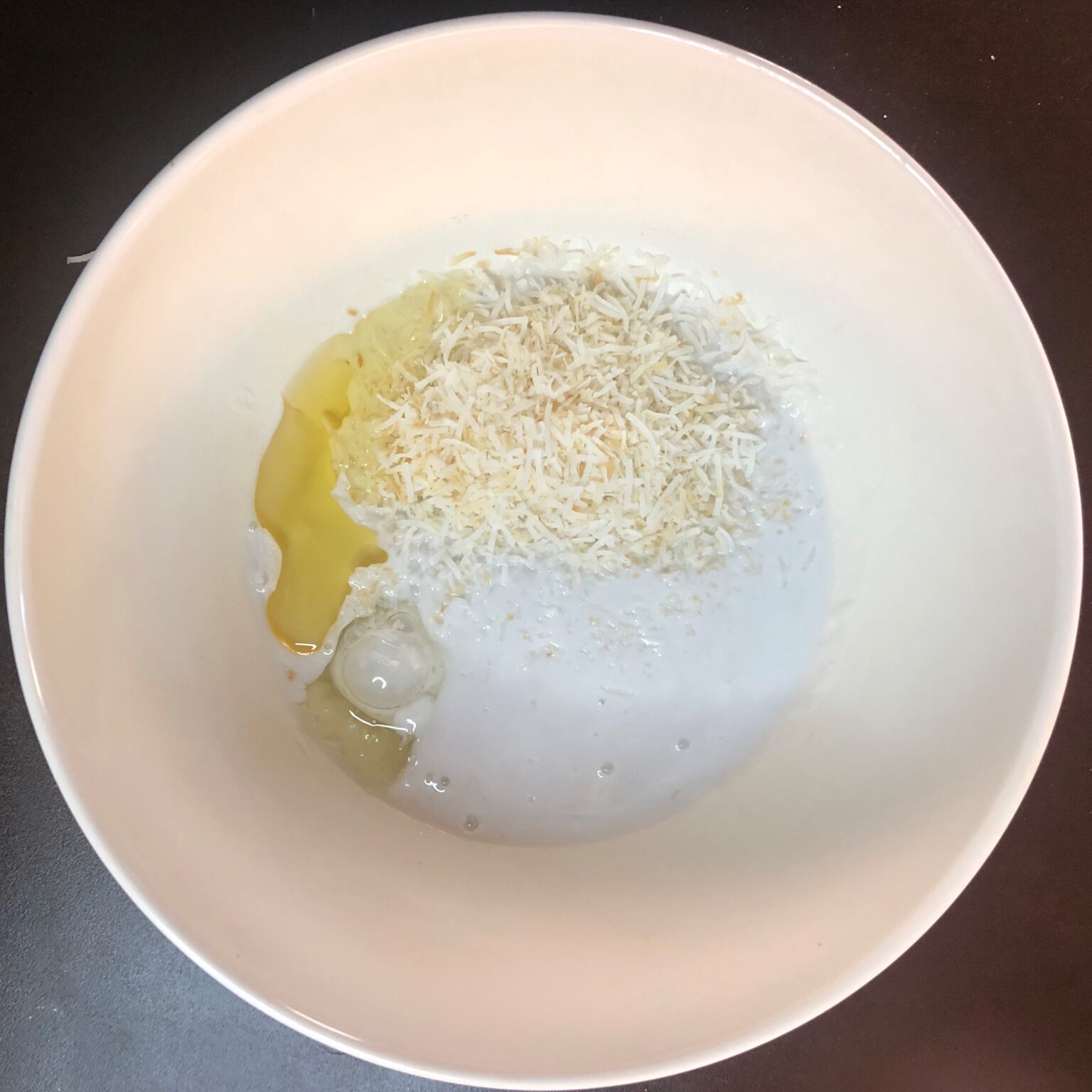 ココナッツ粉のクレープと砂糖不使用のジャムのレシピ