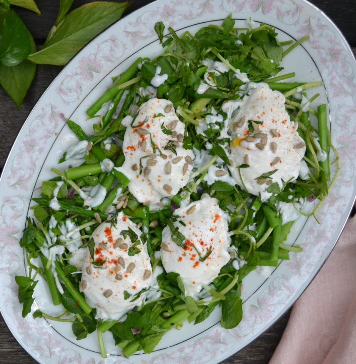 Poached Egg Salad with Yogurt Dressing ポーチドエッグとヨーグルトドレッシングのサラダ US