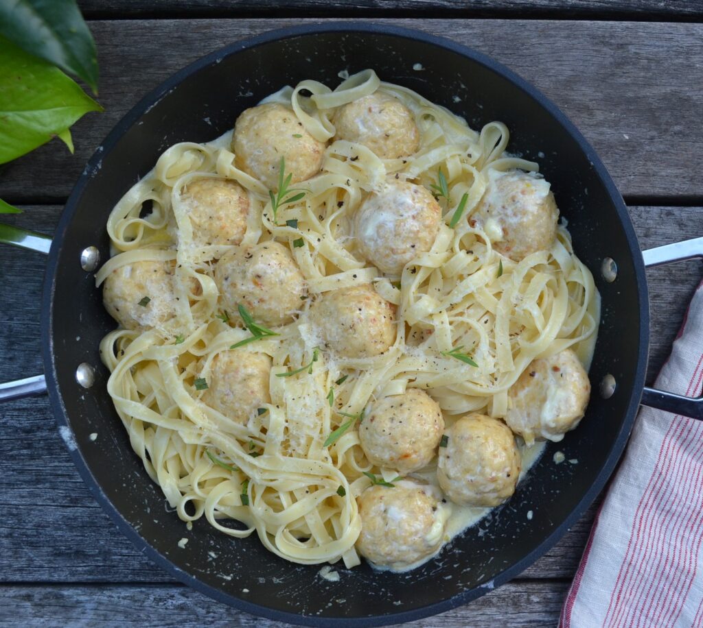 Chicken Meatballs Alfredo チキンミートボールアルフレッド – US